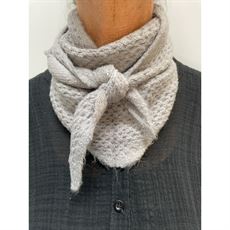 THREE M TØRKLÆDE, TRIANGLE KNITTED SCARF, GREY